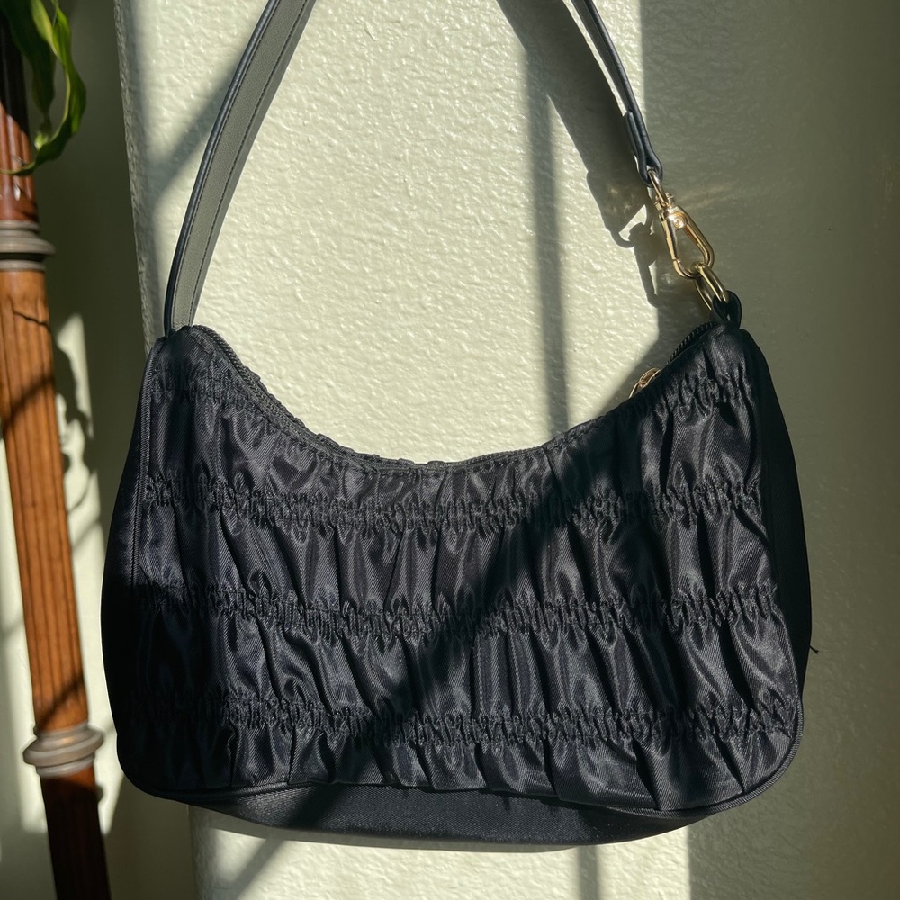 ruffle hand bag
